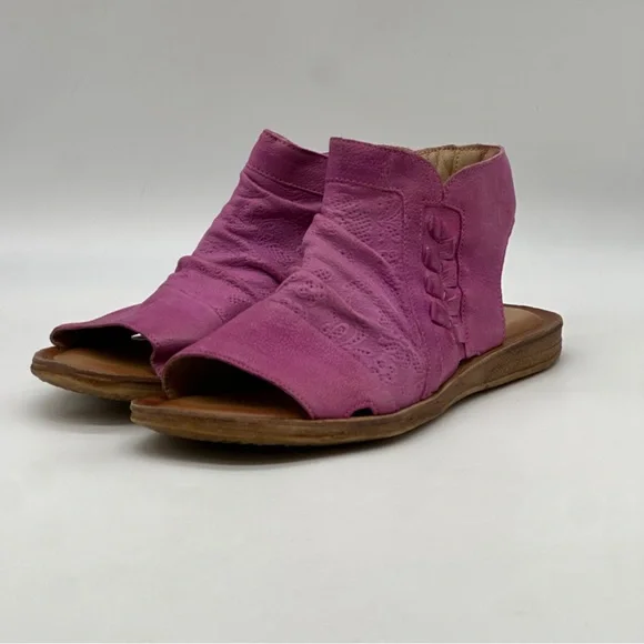 Miz Mooz Flaire Sandals. Size 9 - Picture 11 of 11